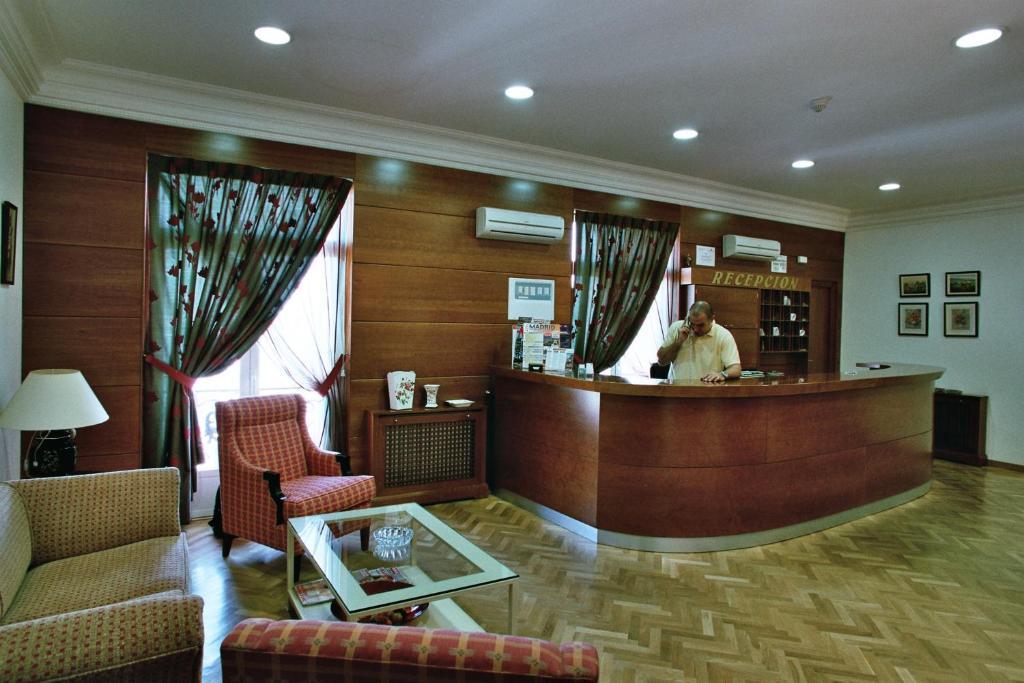 Hostal Luis XV Мадрид Экстерьер фото