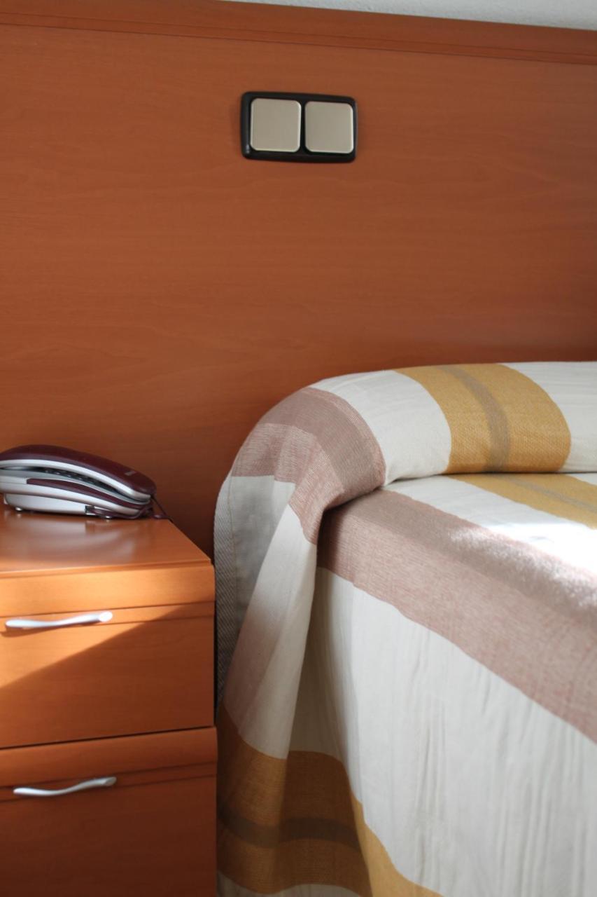 Hostal Luis XV Мадрид Экстерьер фото
