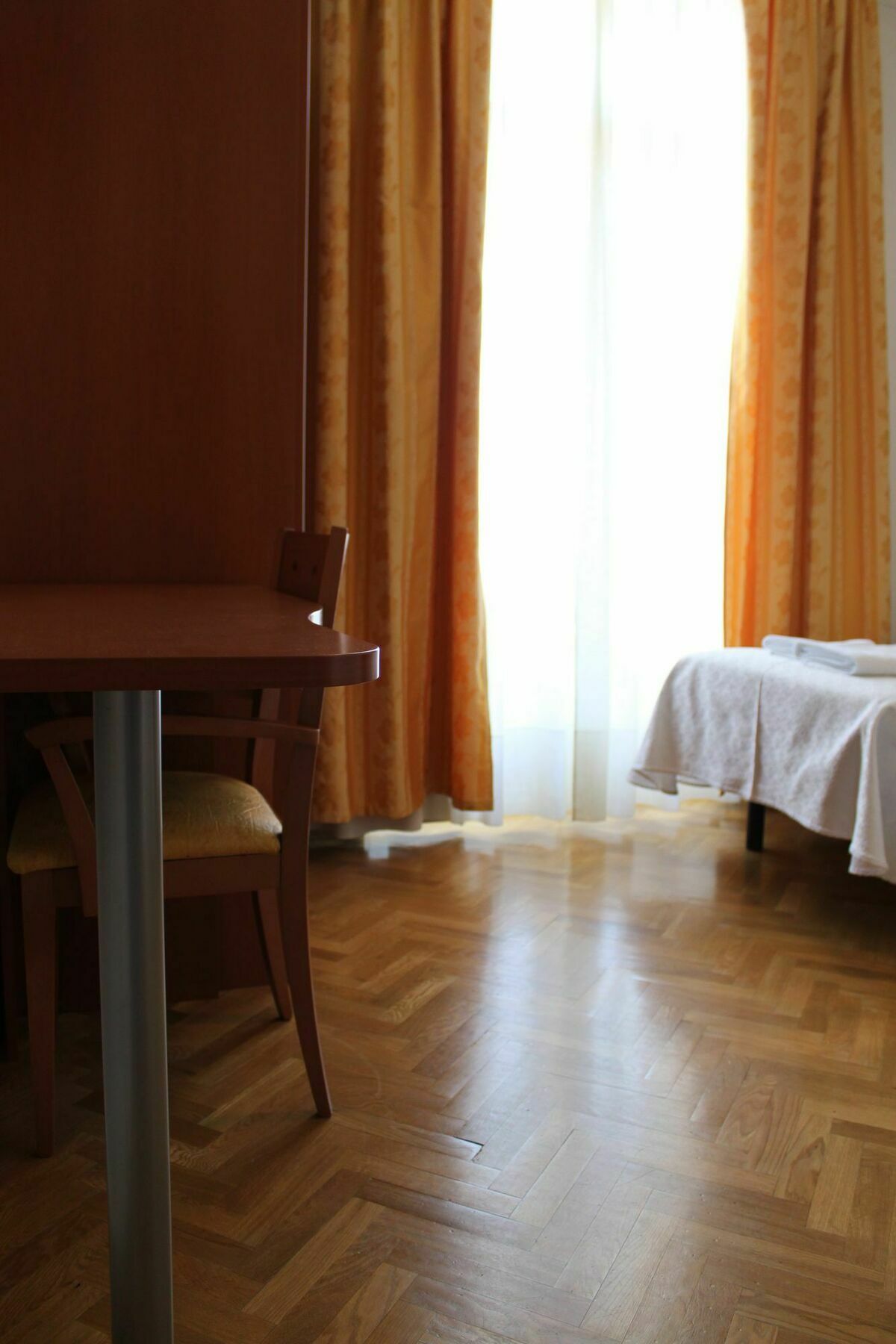 Hostal Luis XV Мадрид Экстерьер фото